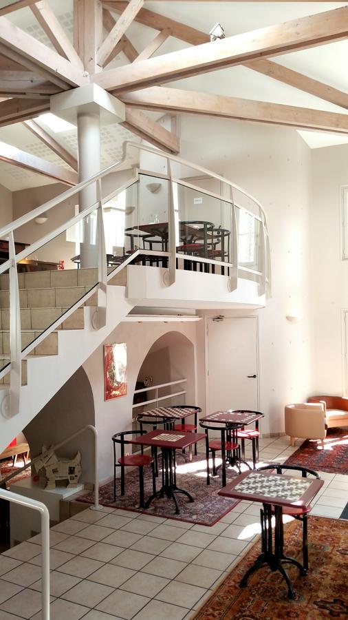 Logis Hotel Du Commerce Volvic Esterno foto